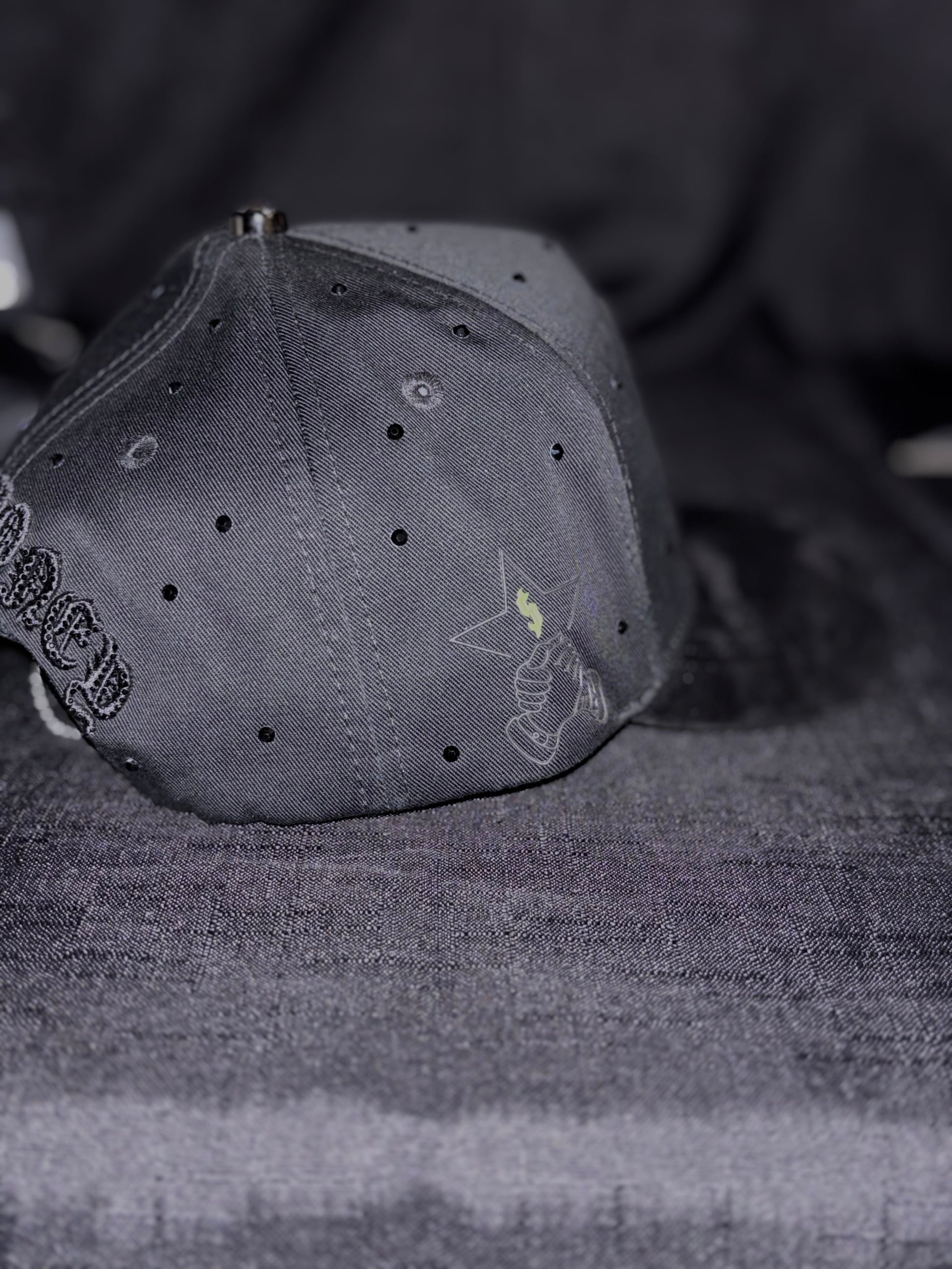 Money total black