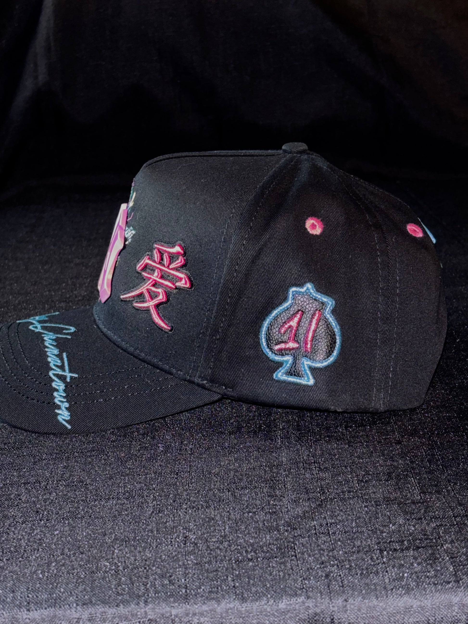 NY negro letra rosa