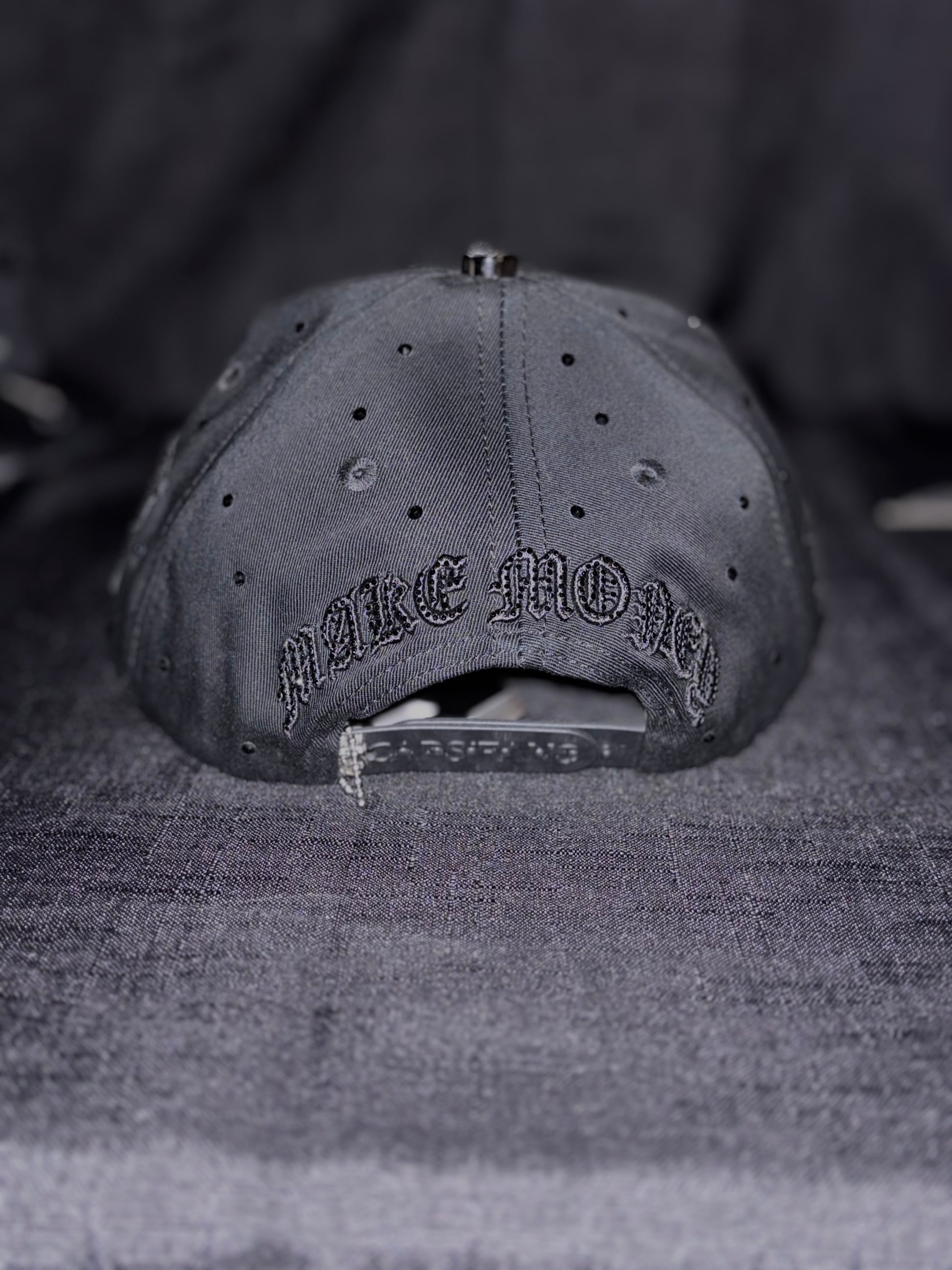 Money total black
