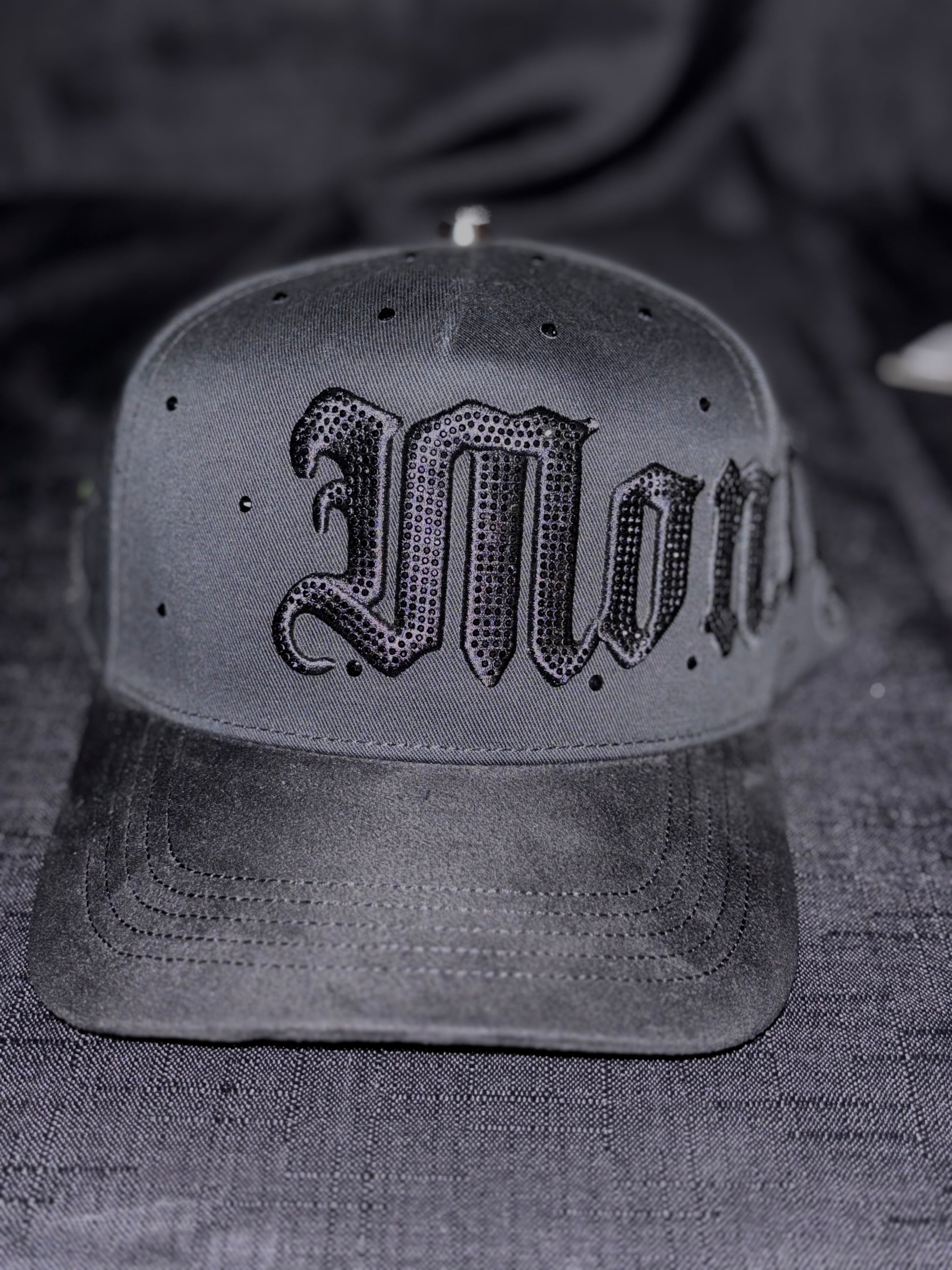 Money total black