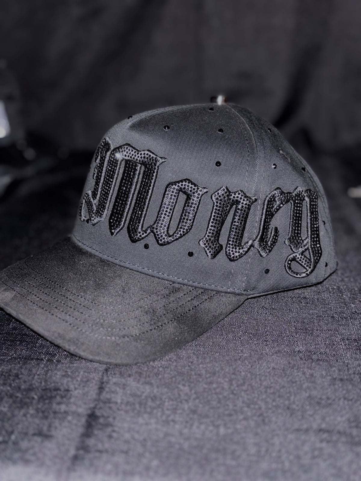 Money total black