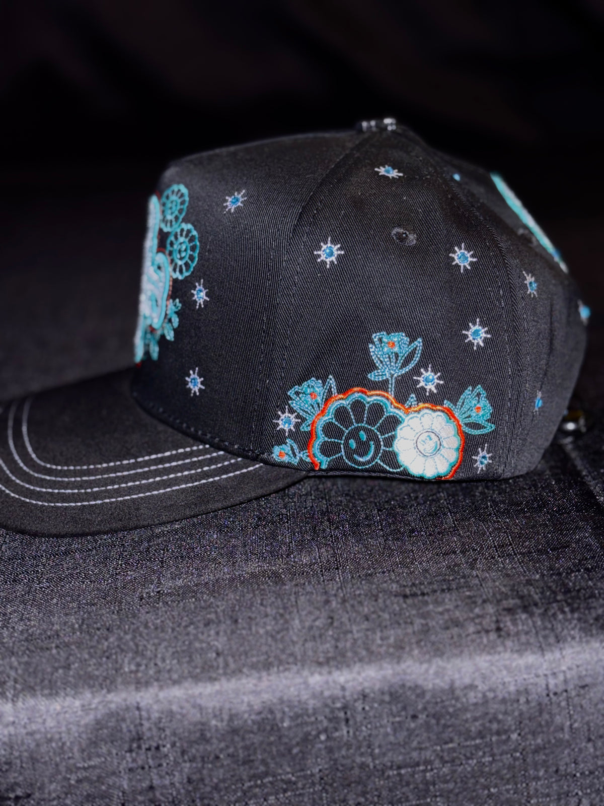 4 B negro & azul