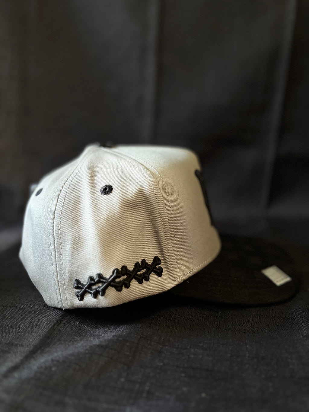 Amiri gris